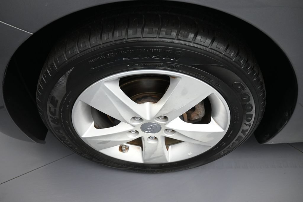 Used 2012 Hyundai Elantra GLS w/ Preferred Pkg 3 FWD image 14