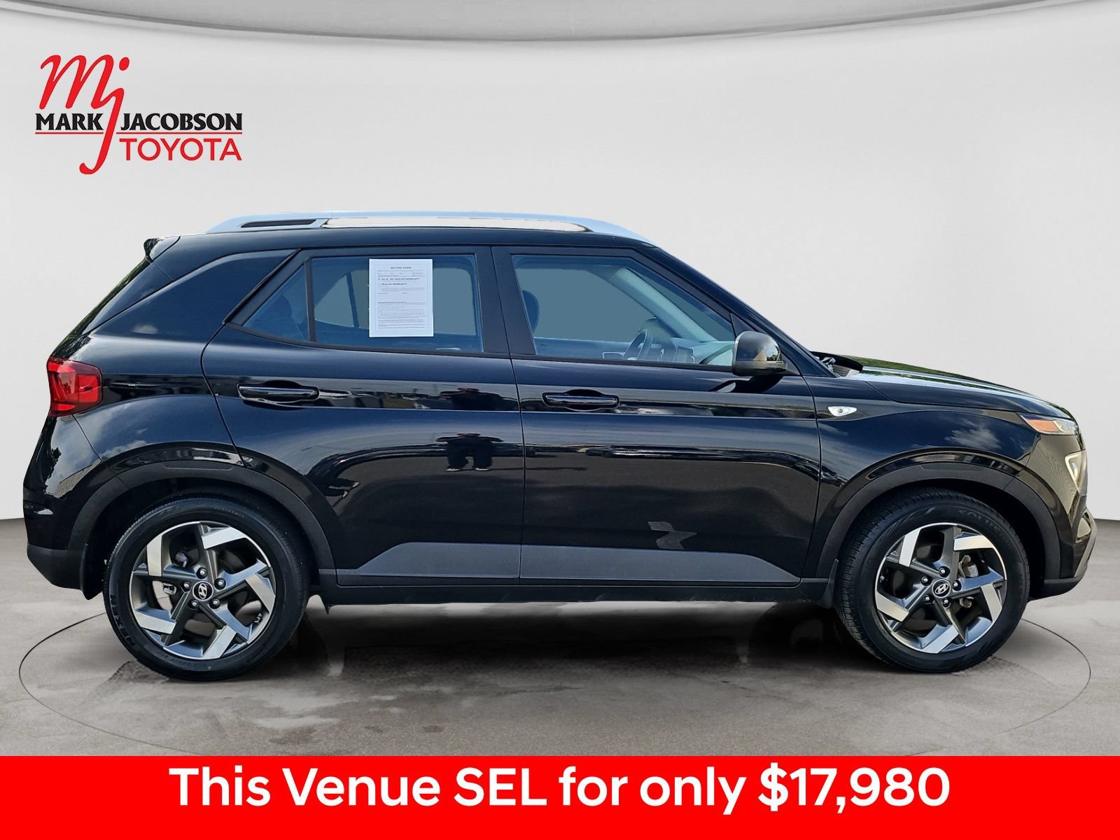 Used 2022 Hyundai Venue SEL FWD image 7