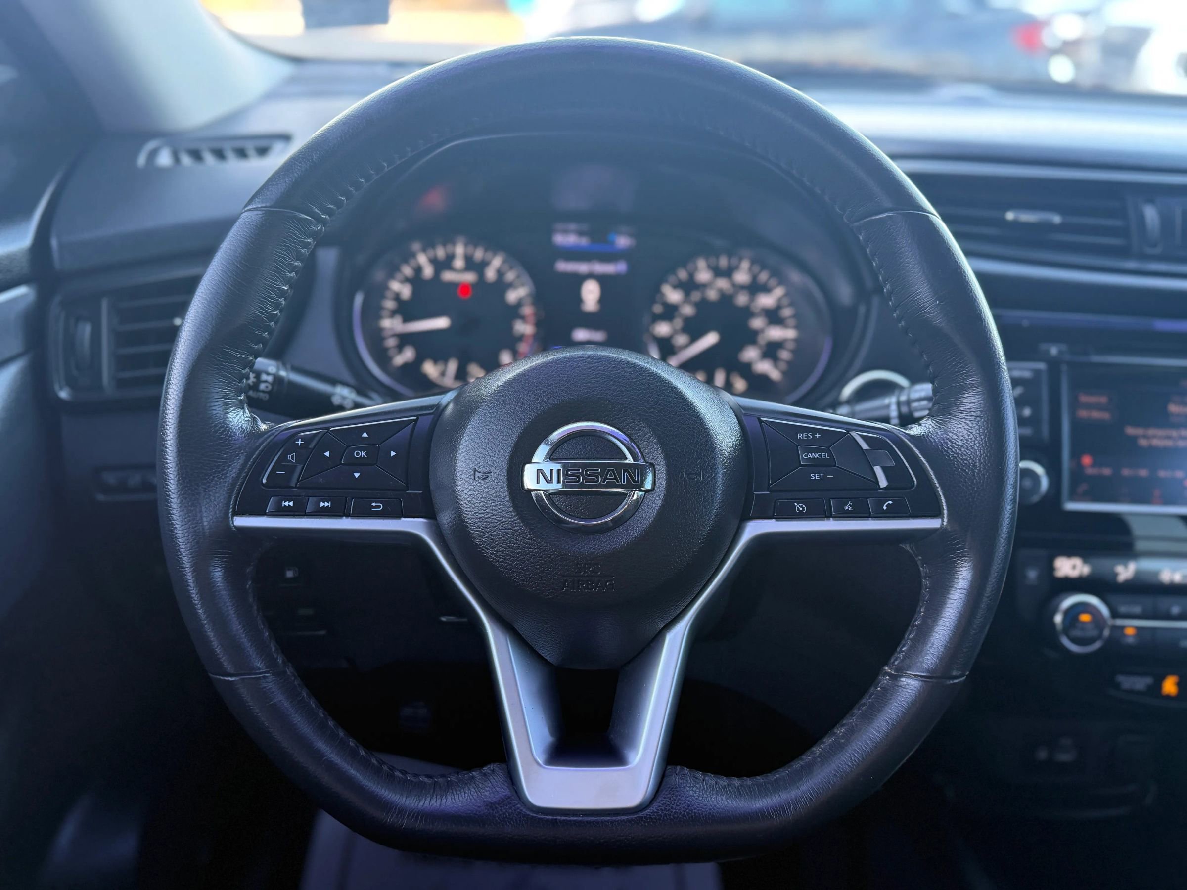 Used 2018 Nissan Rogue SV FWD image 20