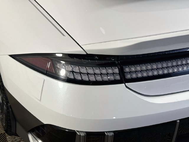 Used 2023 Hyundai Ioniq 6 SEL RWD image 35