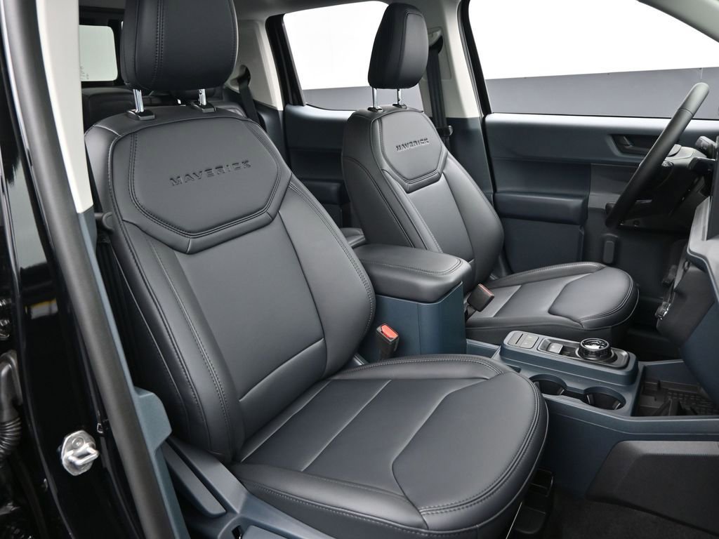 New 2025 Ford Maverick Lariat w/ Black Appearance Package image 30