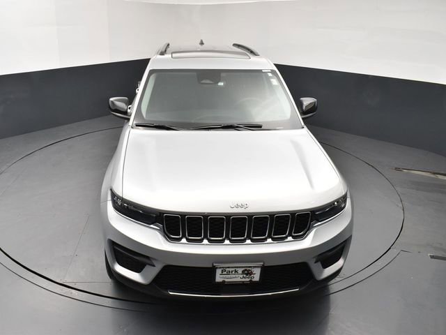 Used 2024 Jeep Grand Cherokee Laredo X w/ Trailer Tow Package image 14