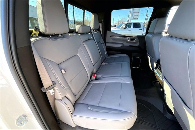 Used 2024 Chevrolet Silverado 1500 LTZ w/ LTZ Premium Package image 20