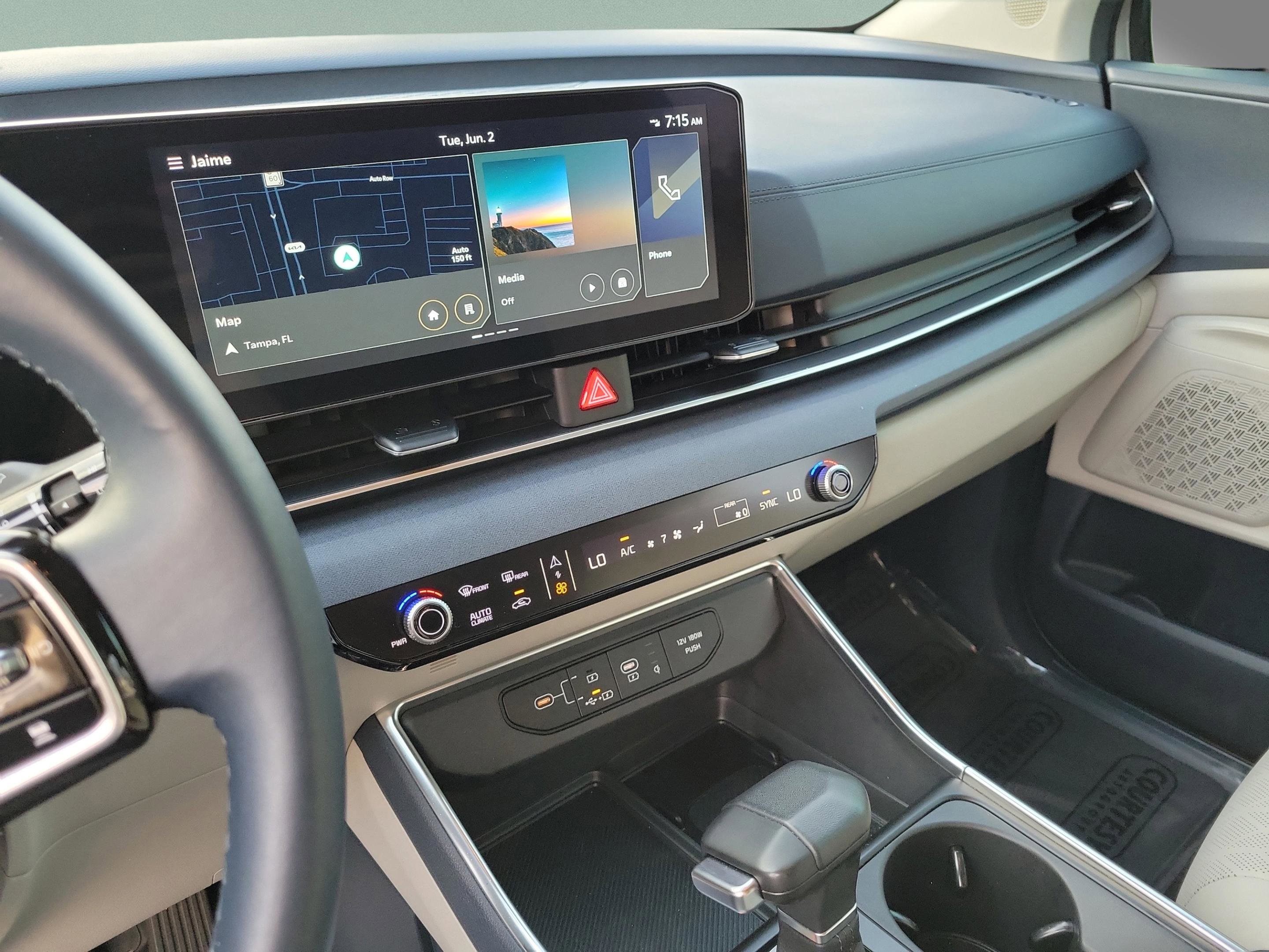 Used 2026 Kia Carnival EX FWD image 24