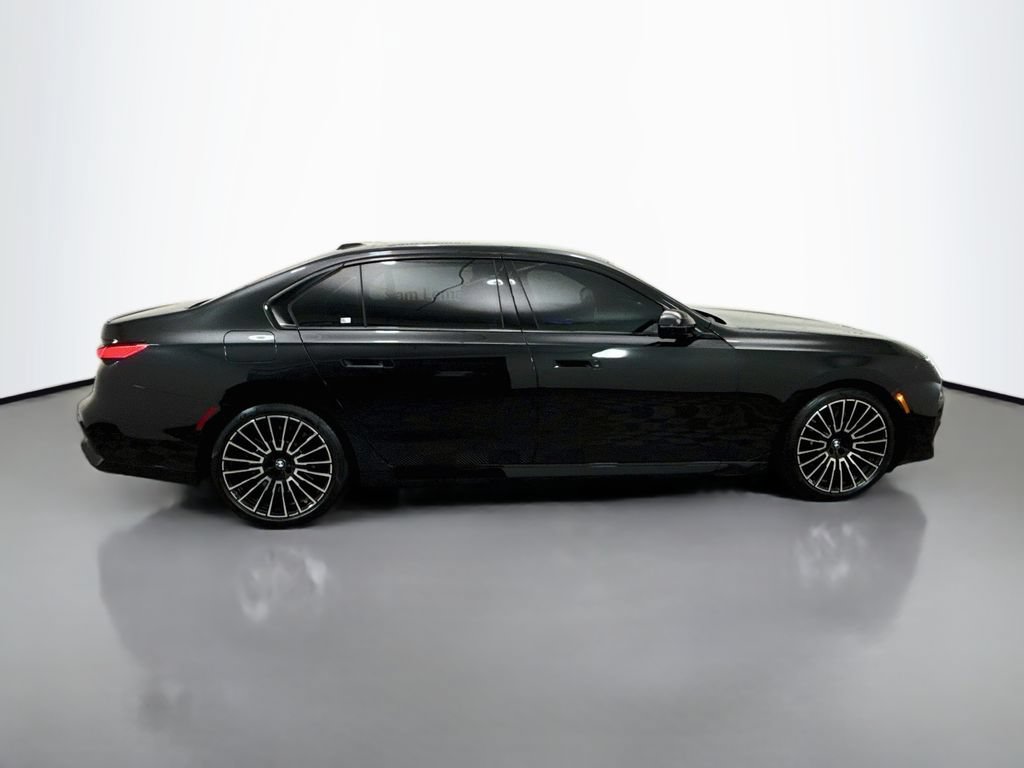 Used 2025 BMW 760i xDrive AWD/4WD image 8