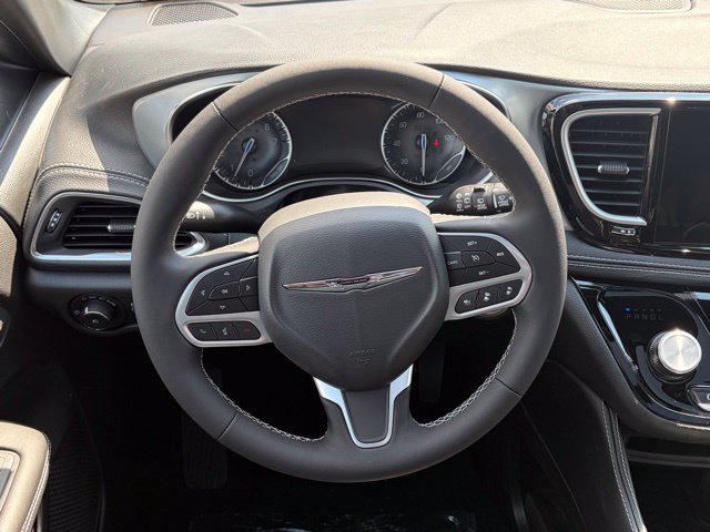 New 2026 Chrysler Pacifica Limited FWD image 38