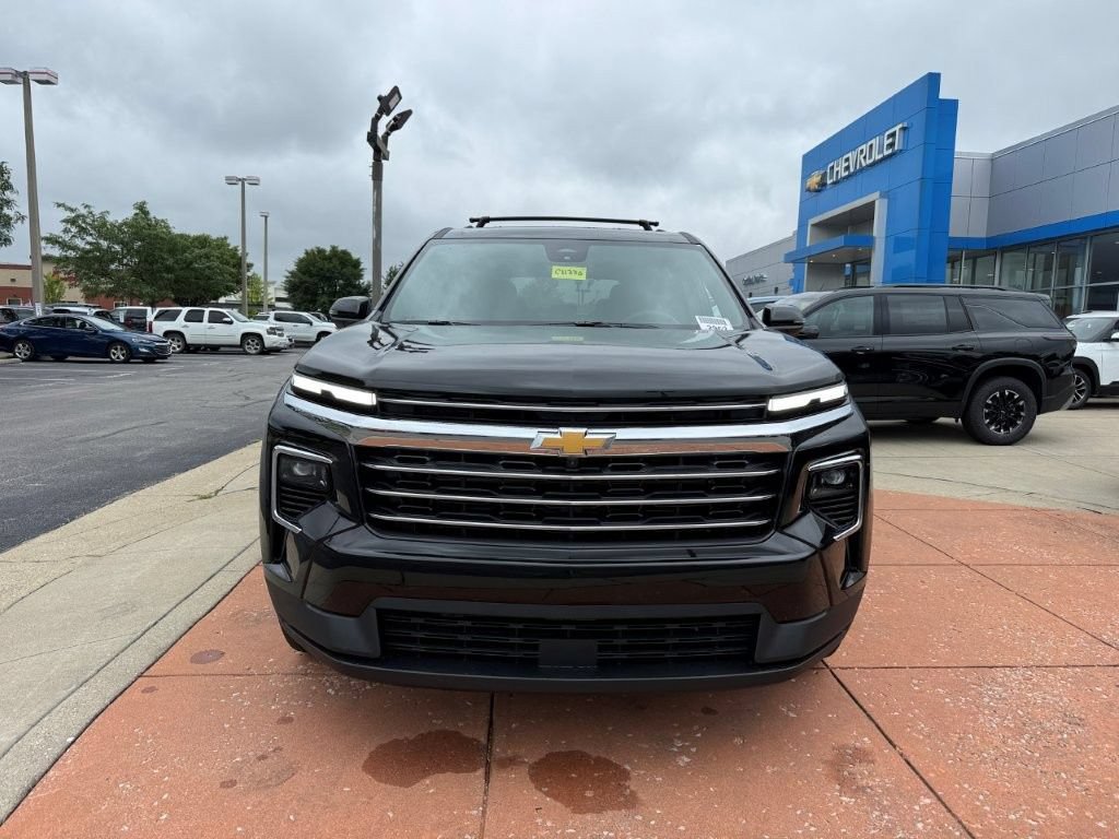 New 2026 Chevrolet Traverse LT w/ Sun and Wheel Package FWD image 2