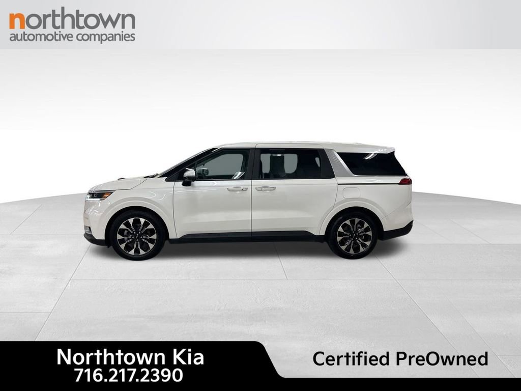 Used 2023 Kia Carnival EX FWD image 3