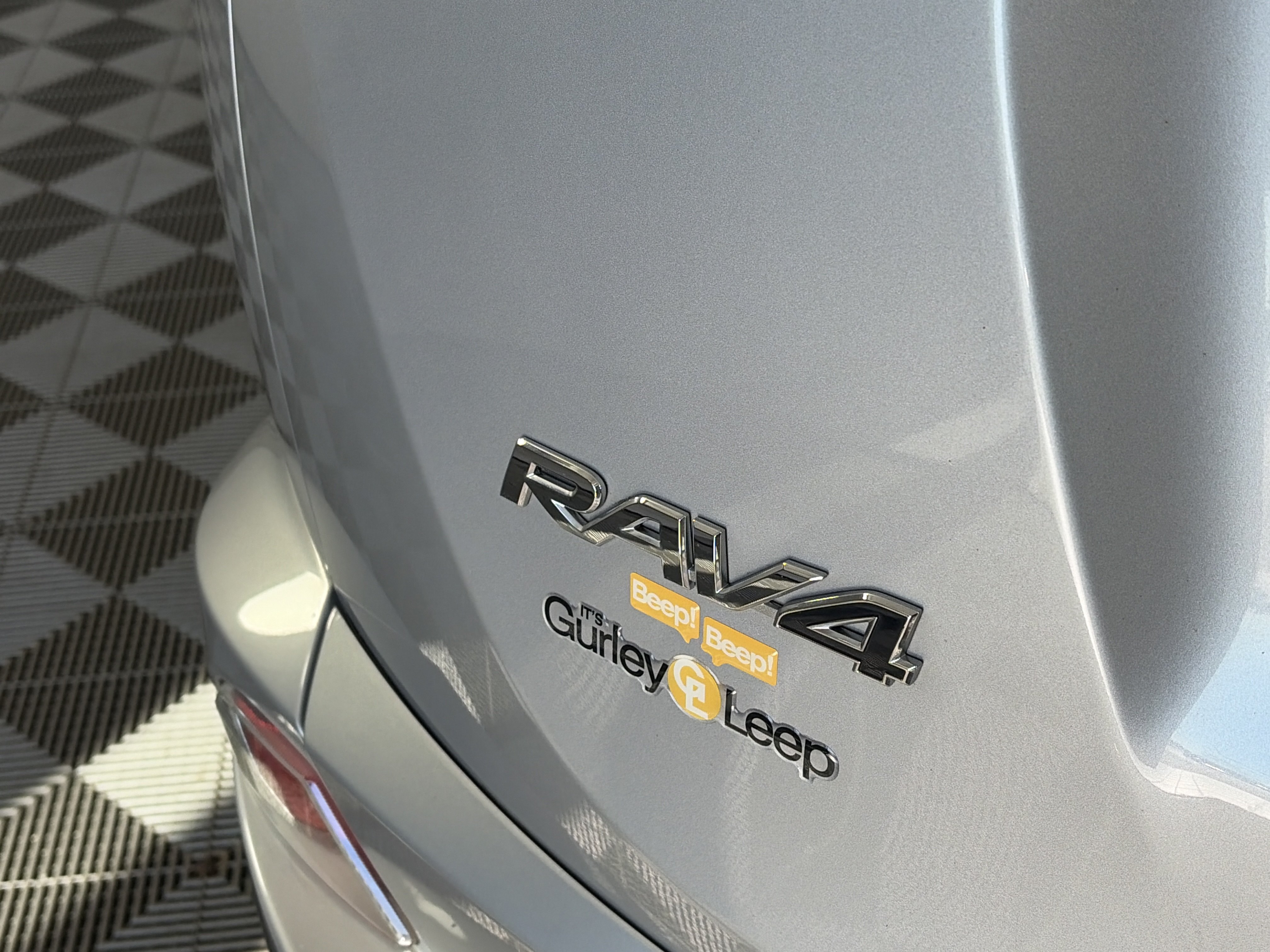 Used 2018 Toyota RAV4 XLE FWD image 16