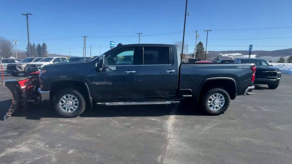 Used 2020 Chevrolet Silverado 2500 LTZ w/ LTZ Convenience Package image 5