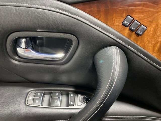 Used 2016 INFINITI QX80 4WD w/ Deluxe Technology Package image 10