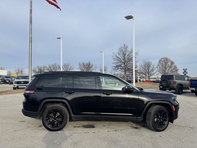 Used 2024 Jeep Grand Cherokee L Laredo image 9