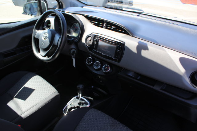 Used 2016 Toyota Yaris L FWD image 33