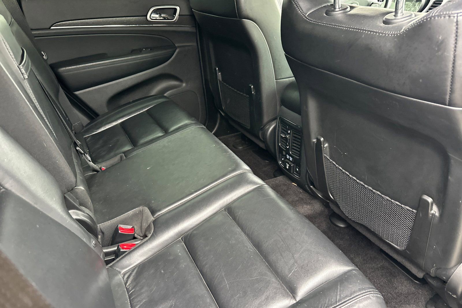 Used 2018 Jeep Grand Cherokee Limited image 18