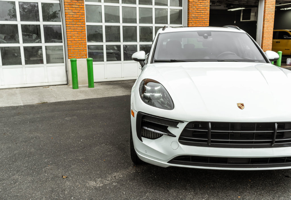 Used 2021 Porsche Macan GTS w/ Sport Chrono Package AWD/4WD image 37