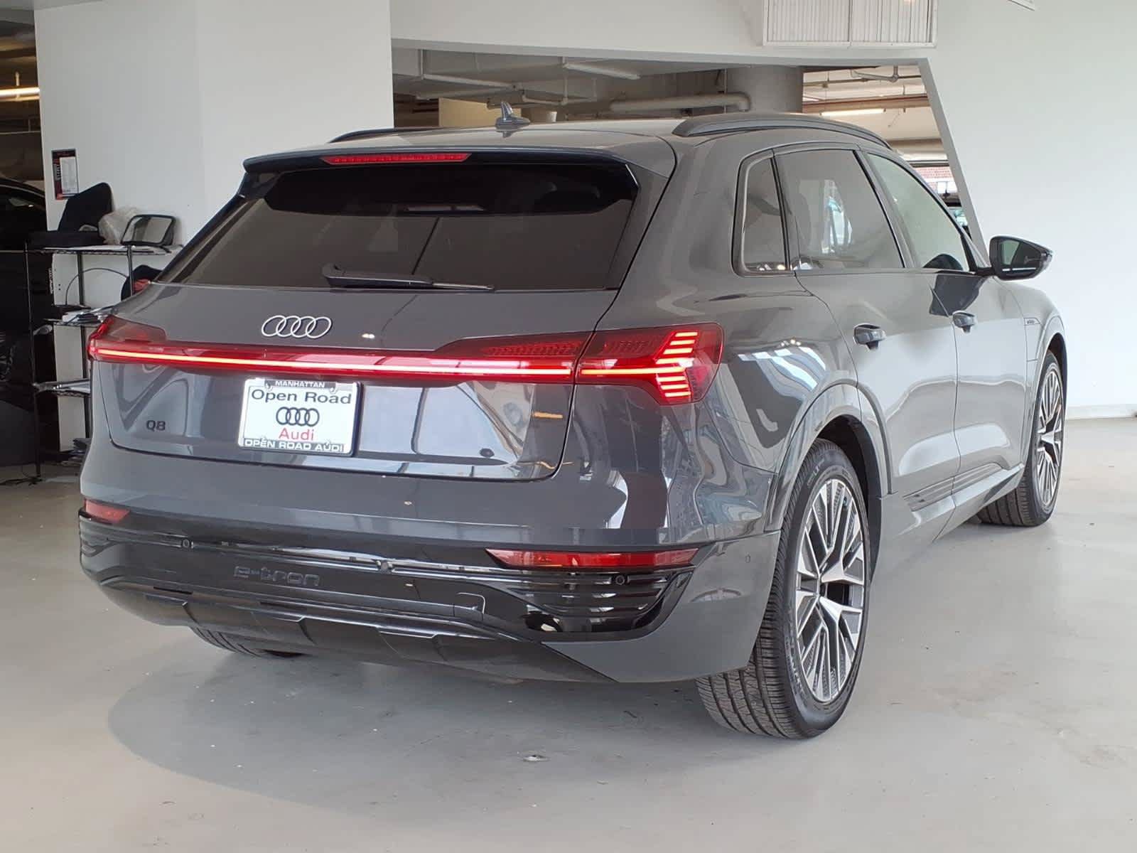 Used 2024 Audi Q8 e-tron Prestige w/ Prestige Package AWD/4WD image 4