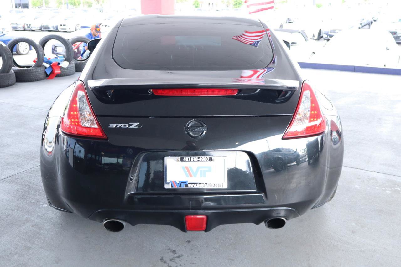 Used 2017 Nissan 370Z Coupe RWD image 8