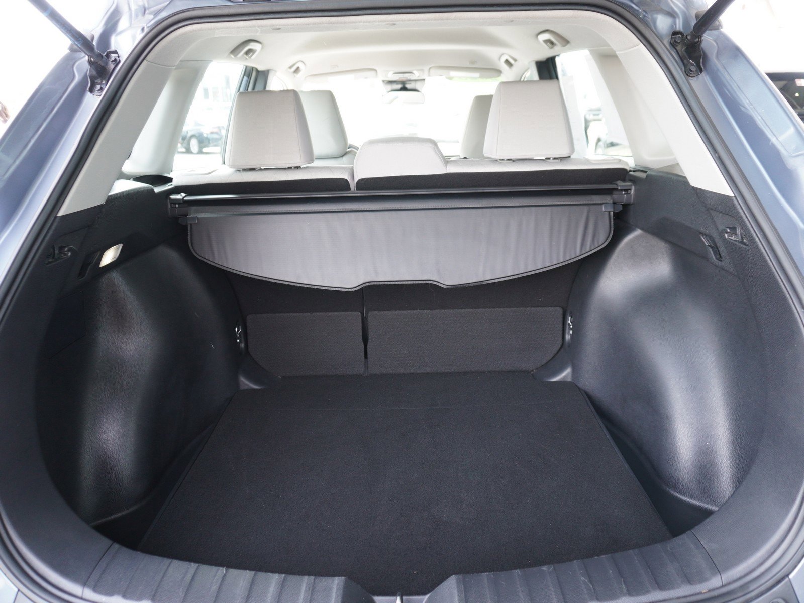 Used 2025 Toyota Corolla Cross L FWD image 10