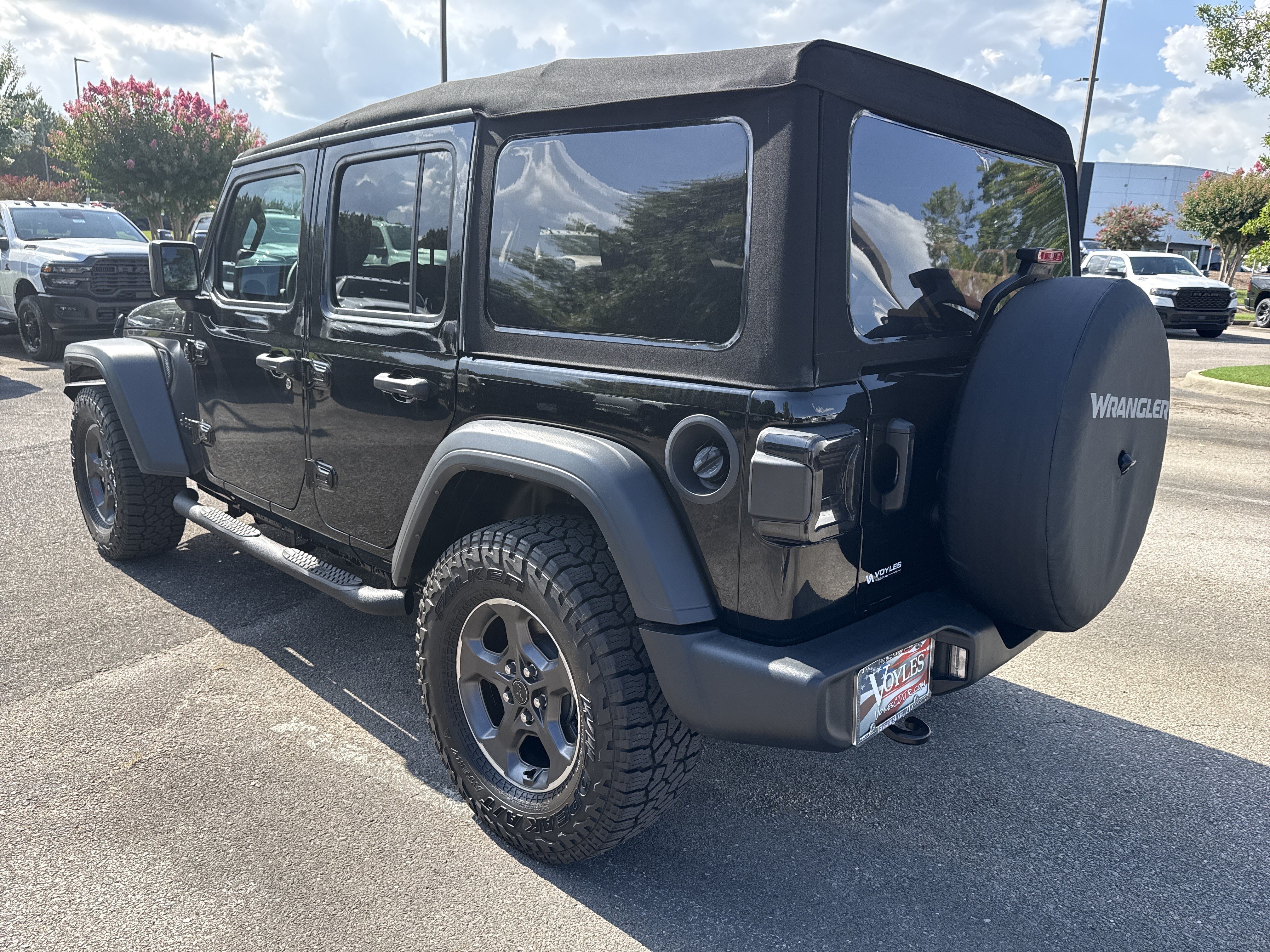 Used 2024 Jeep Wrangler Unlimited Sport AWD/4WD image 5