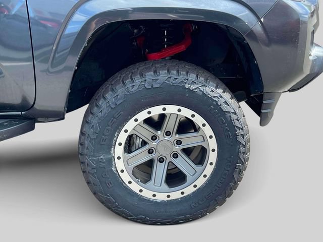 Used 2022 Toyota Tacoma SR AWD/4WD image 16