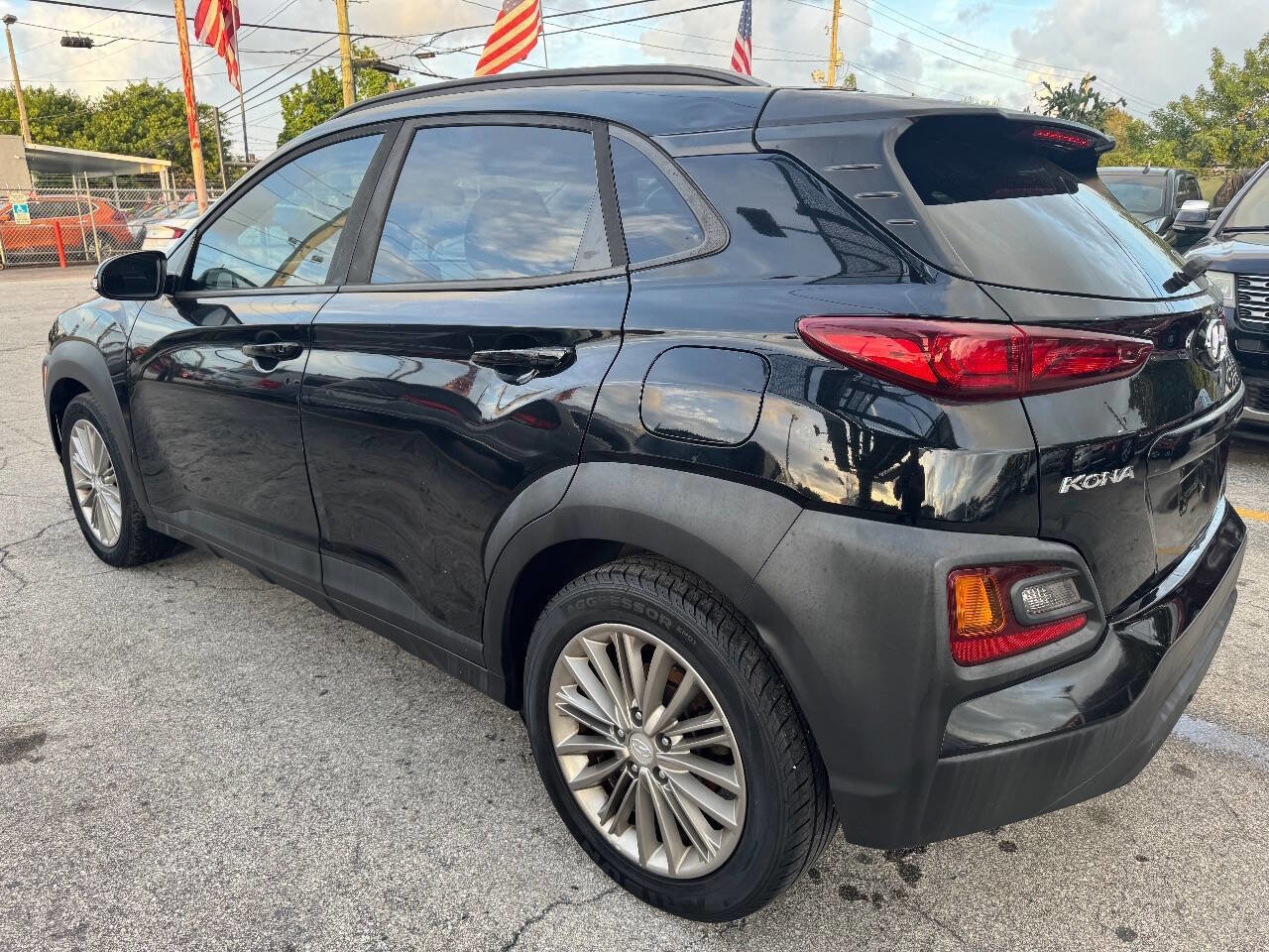 Used 2018 Hyundai Kona SEL w/ SEL Tech Package 02 FWD image 4