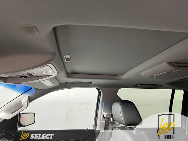 Used 2019 Chevrolet Suburban Premier AWD/4WD image 21