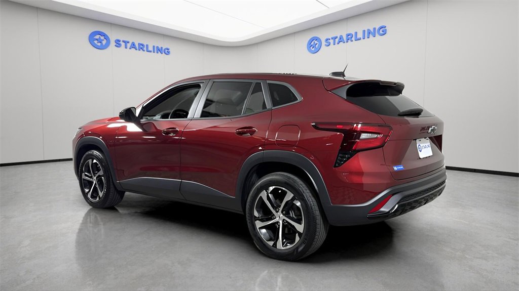 Certified 2024 Chevrolet Trax RS w/ Driver Confidence Package image 9