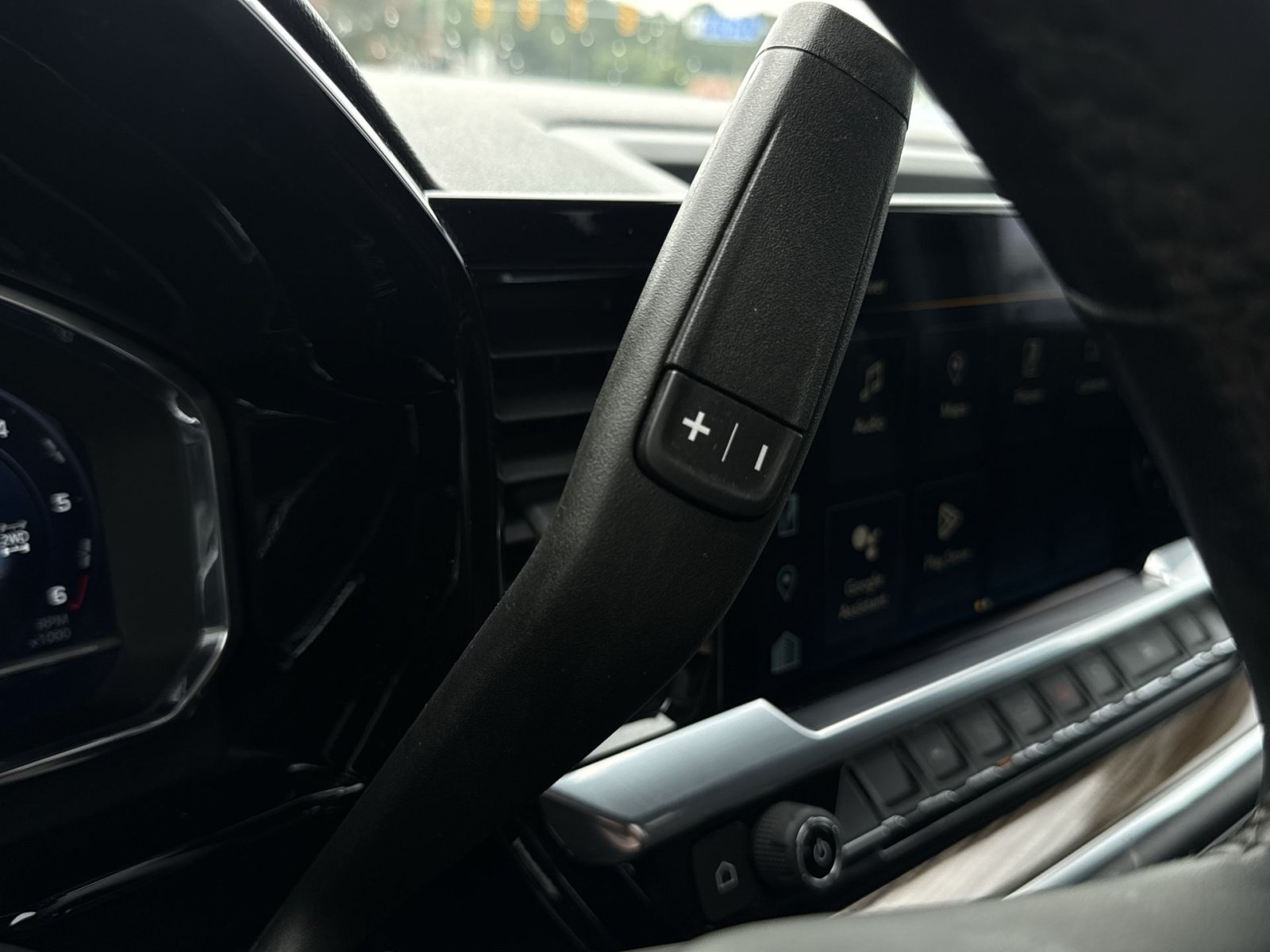 Used 2023 Chevrolet Silverado 1500 LT AWD/4WD image 19