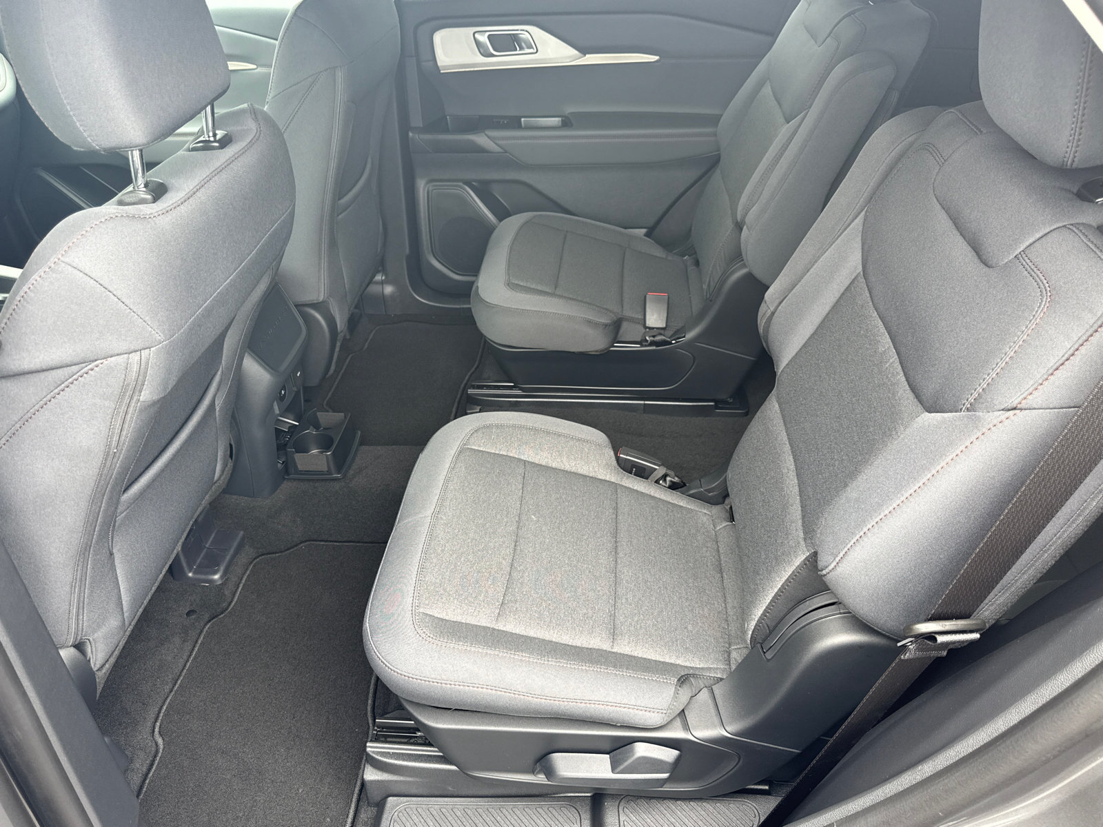 New 2026 Ford Explorer Active RWD image 23