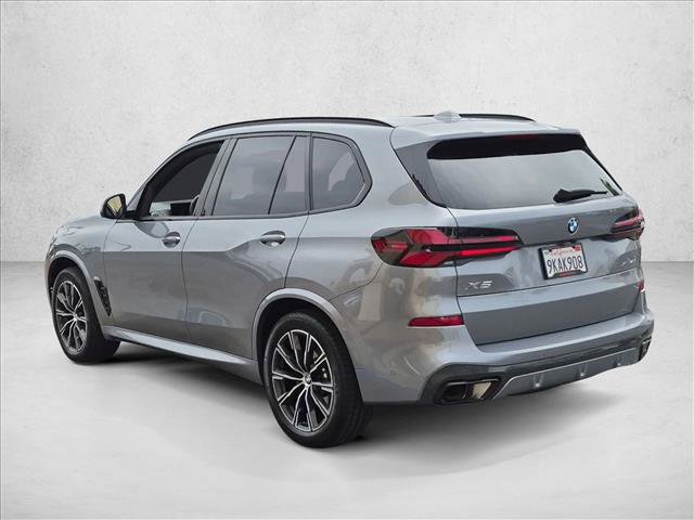 Used 2024 BMW X5 xDrive40i w/ M Sport Package AWD/4WD image 8