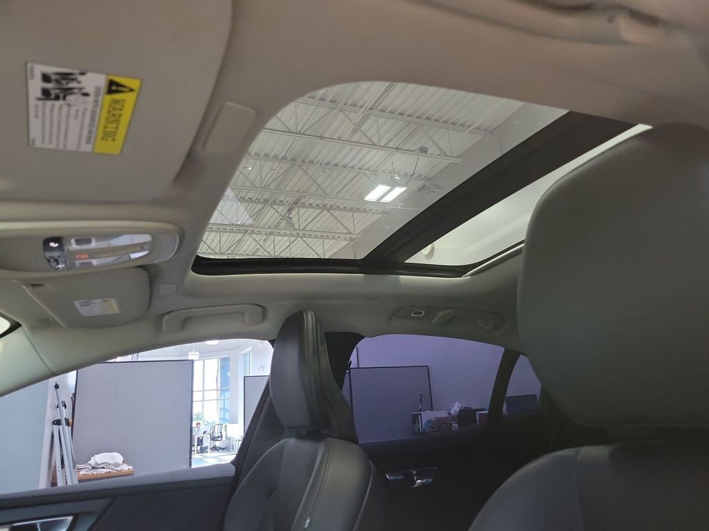 Used 2024 Volvo S60 B5 Core image 11