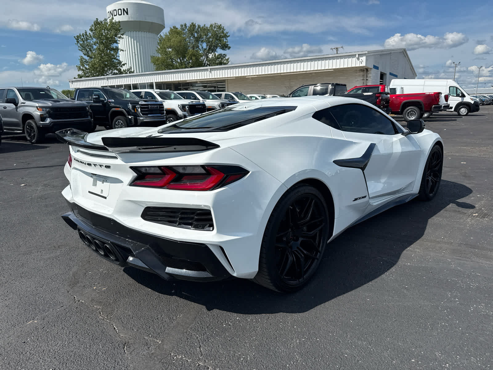 Certified 2024 Chevrolet Corvette Z06 w/ Stealth Interior Trim Package RWD image 6