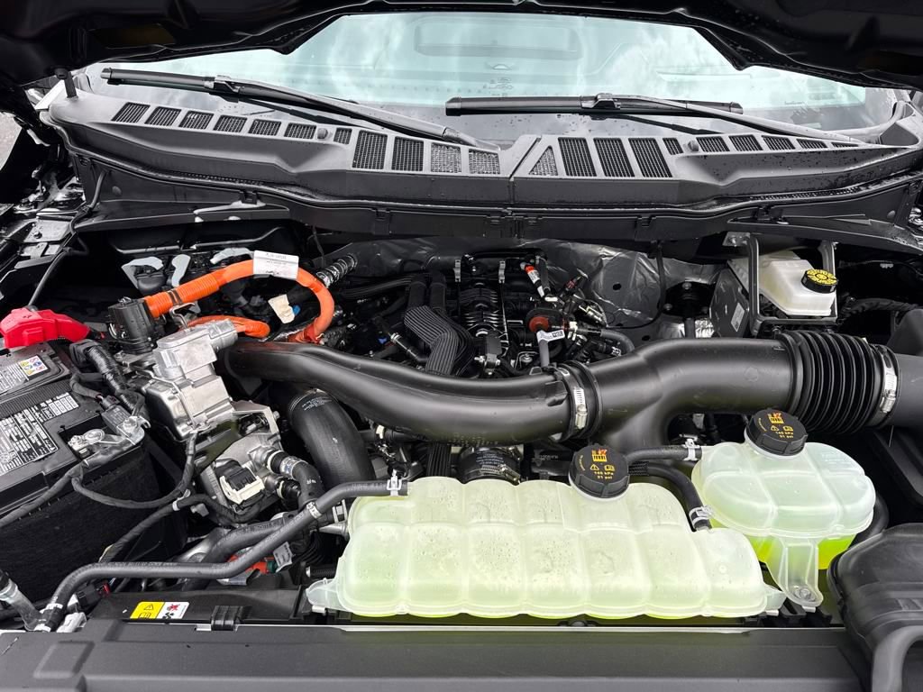 New 2025 Ford F150 Lariat w/ Equipment Group 502A High image 21