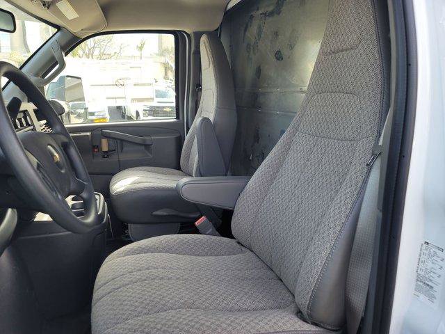 New 2024 Chevrolet Express 3500 w/ Power Convenience Package RWD image 17