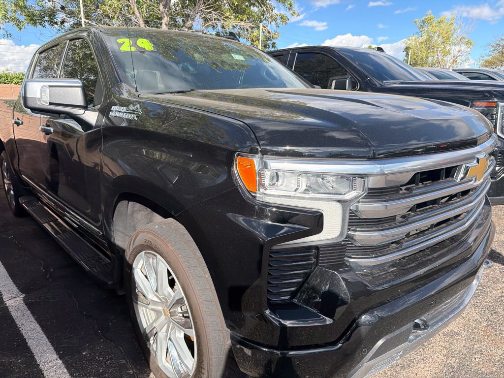 Used 2024 Chevrolet Silverado 1500 High Country w/ High Country Premium Package AWD/4WD image 9