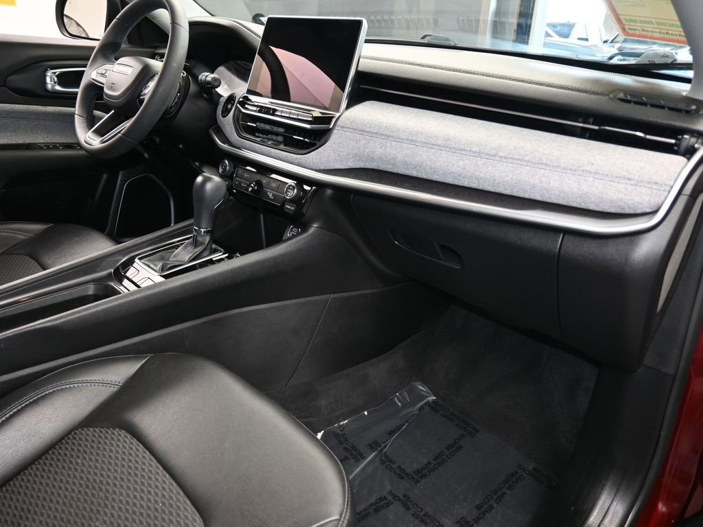 Used 2022 Jeep Compass Latitude image 40