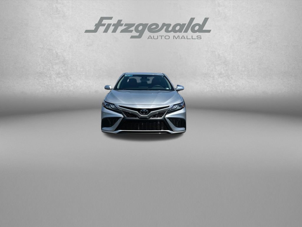 Used 2022 Toyota Camry XSE FWD image 2