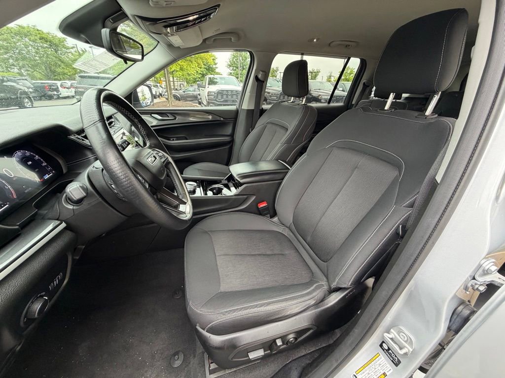 Certified 2021 Jeep Grand Cherokee L Laredo w/ Luxury Tech Group I AWD/4WD image 22