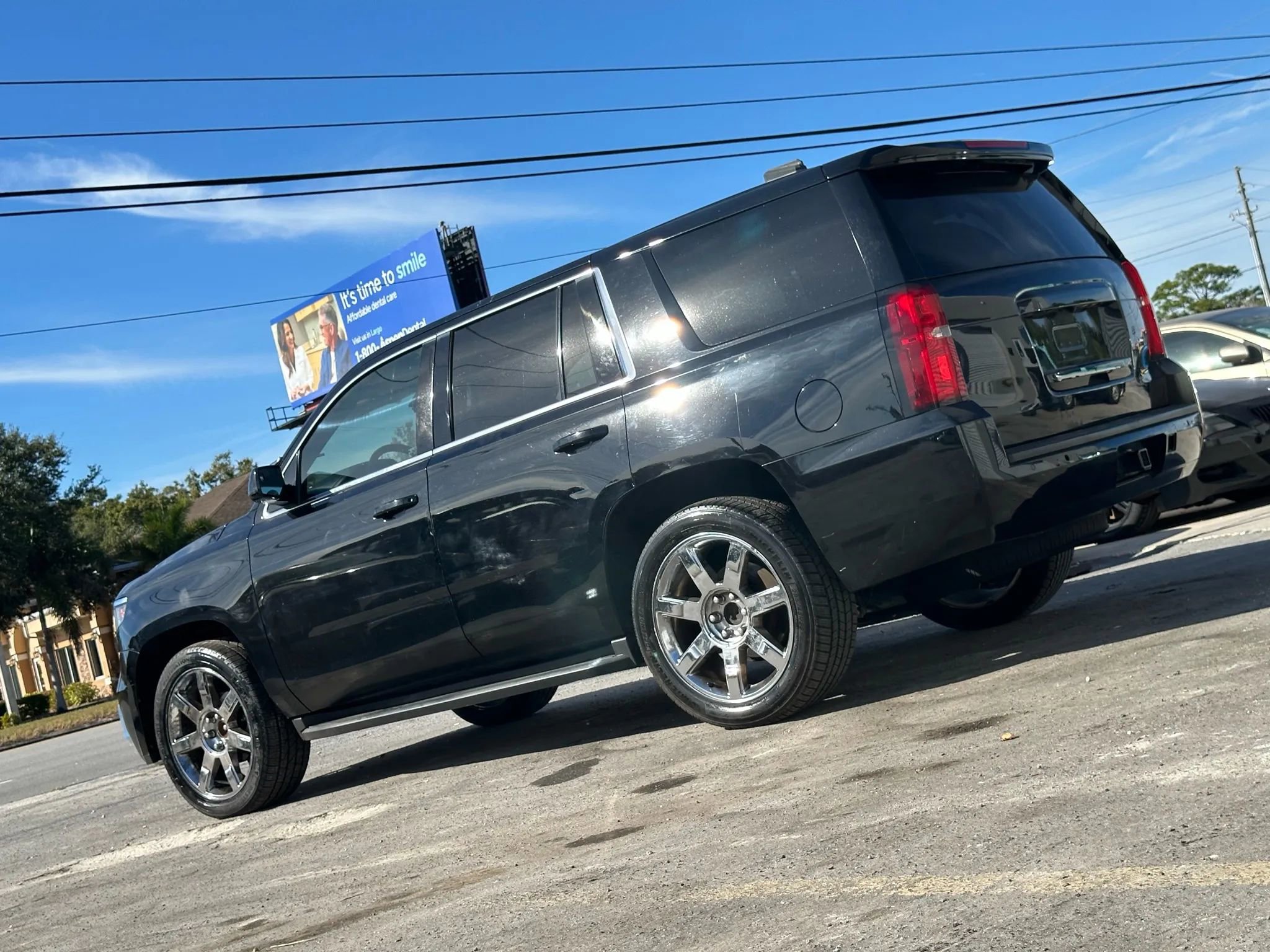 Used 2018 Chevrolet Tahoe 2WD w/ Enhanced Driver Alert Package image 3