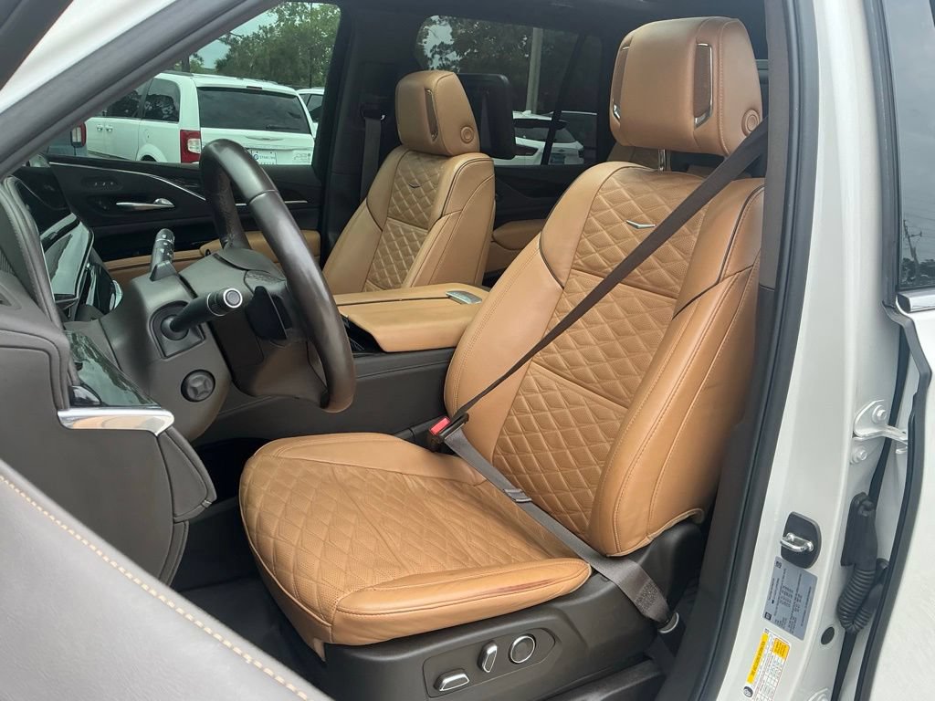 Used 2023 Cadillac Escalade Premium Luxury w/ Performance Package AWD/4WD image 49