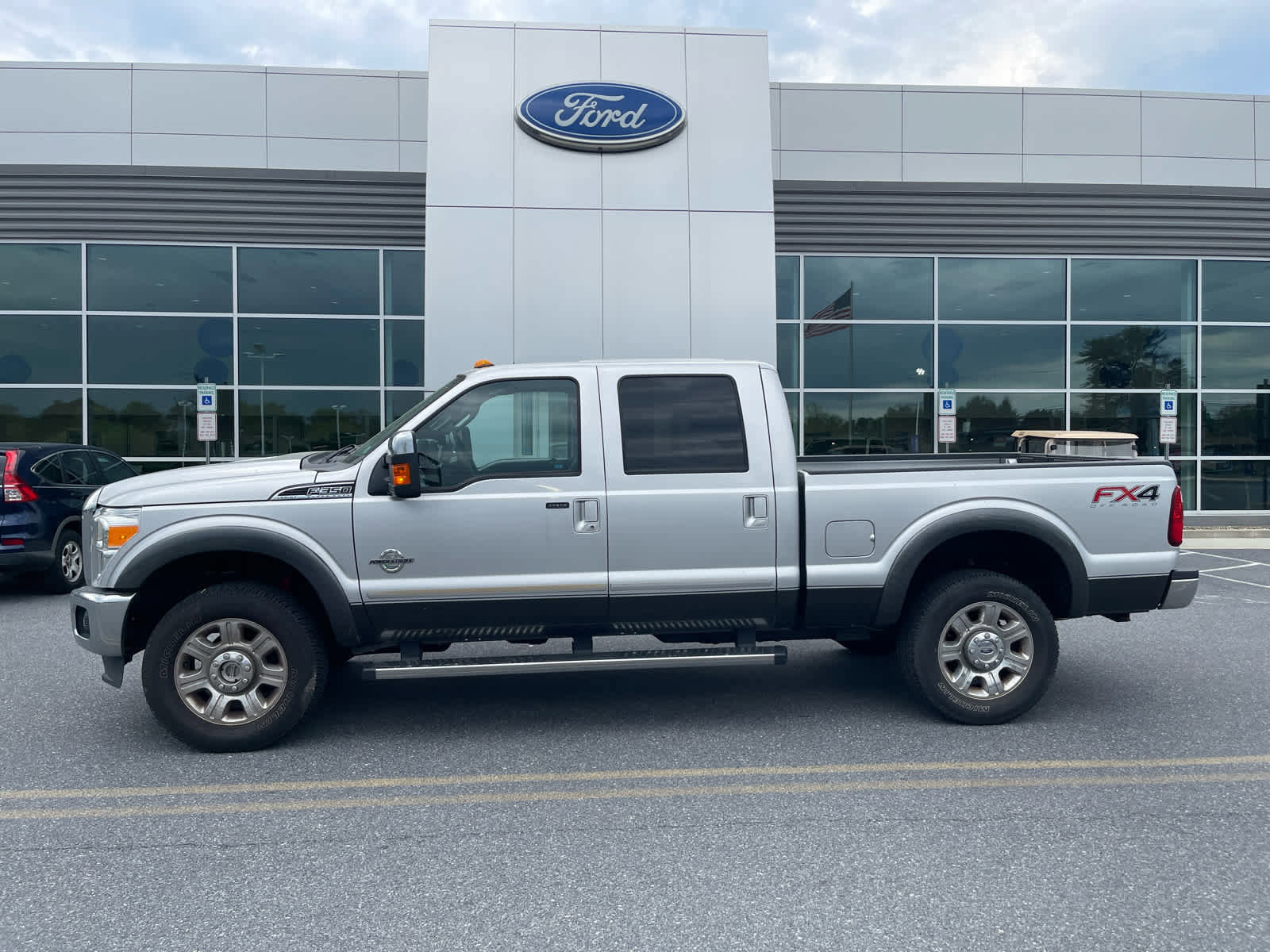 Used 2016 Ford F350 Lariat w/ Lariat Ultimate Package AWD/4WD image 1