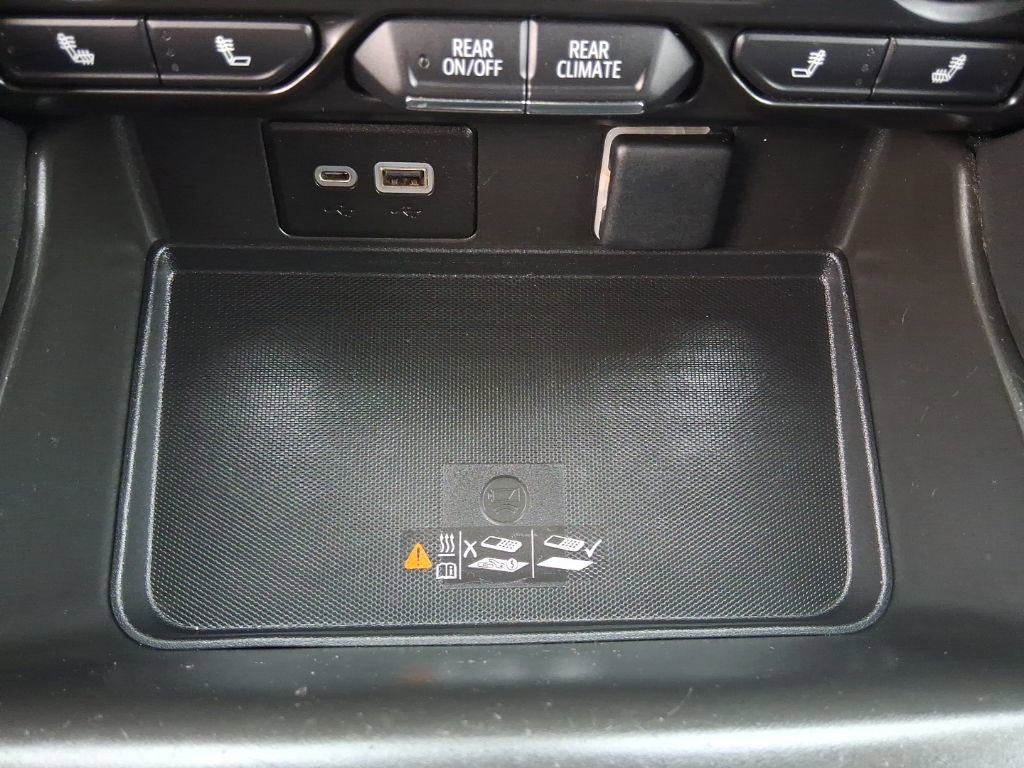 Used 2023 Chevrolet Suburban LT image 31