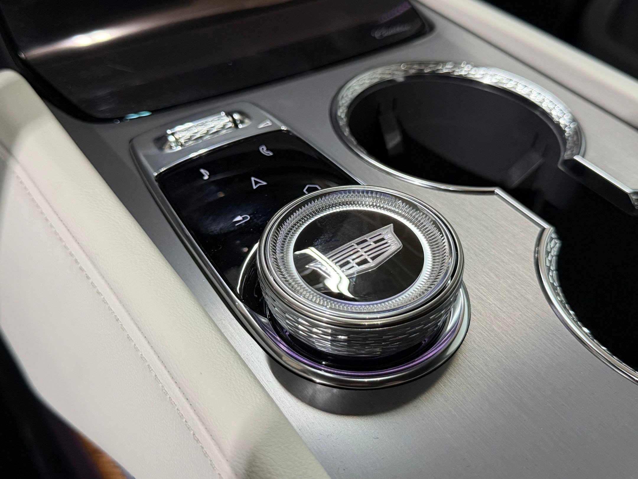 New 2026 Cadillac Vistiq Sport image 16