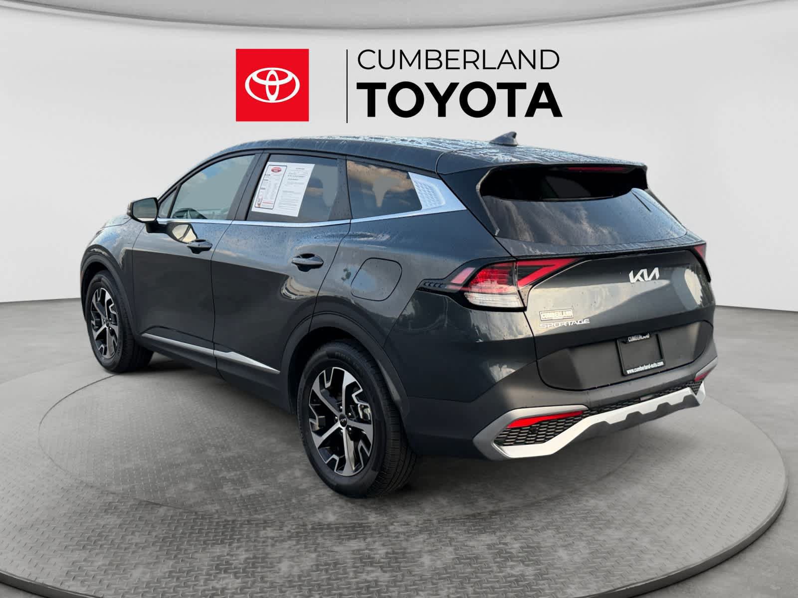 Used 2023 Kia Sportage EX FWD image 3