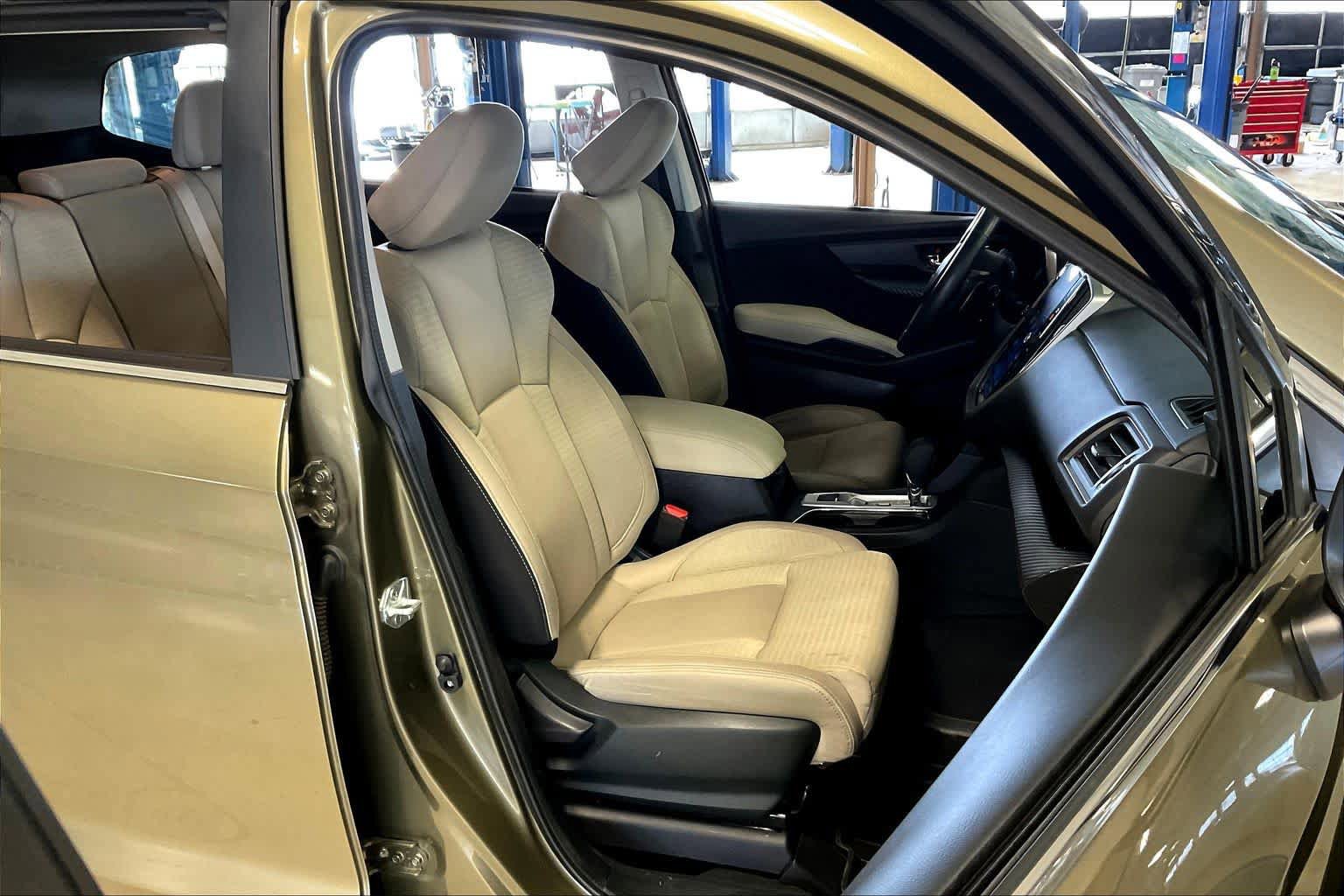 Used 2023 Subaru Ascent Premium w/ Convenience Package AWD/4WD image 8