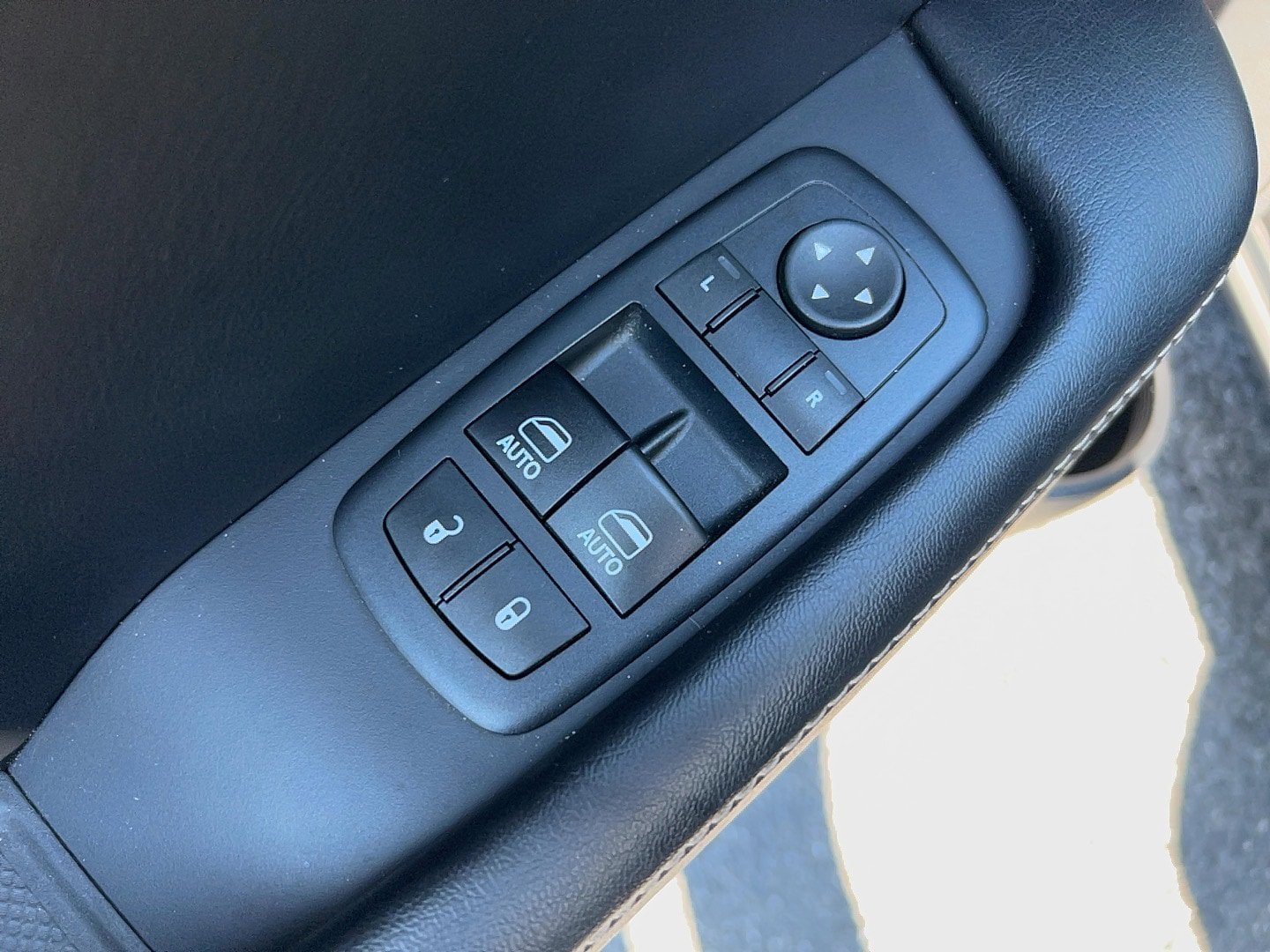 Used 2017 Dodge Challenger SRT Hellcat RWD image 14