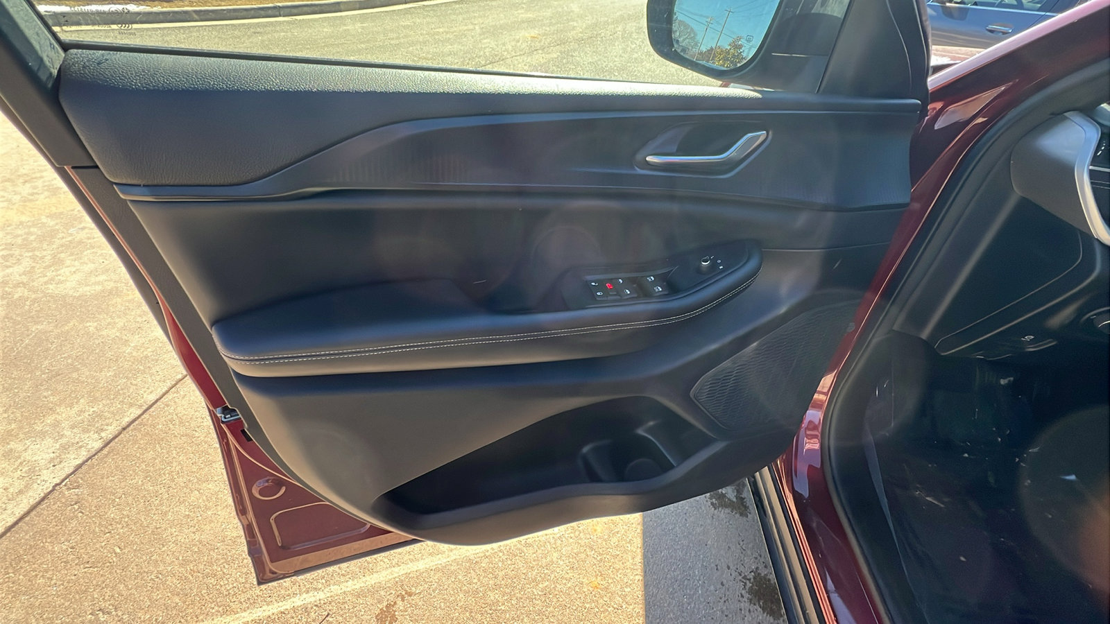 Certified 2024 Jeep Grand Cherokee L Laredo image 14