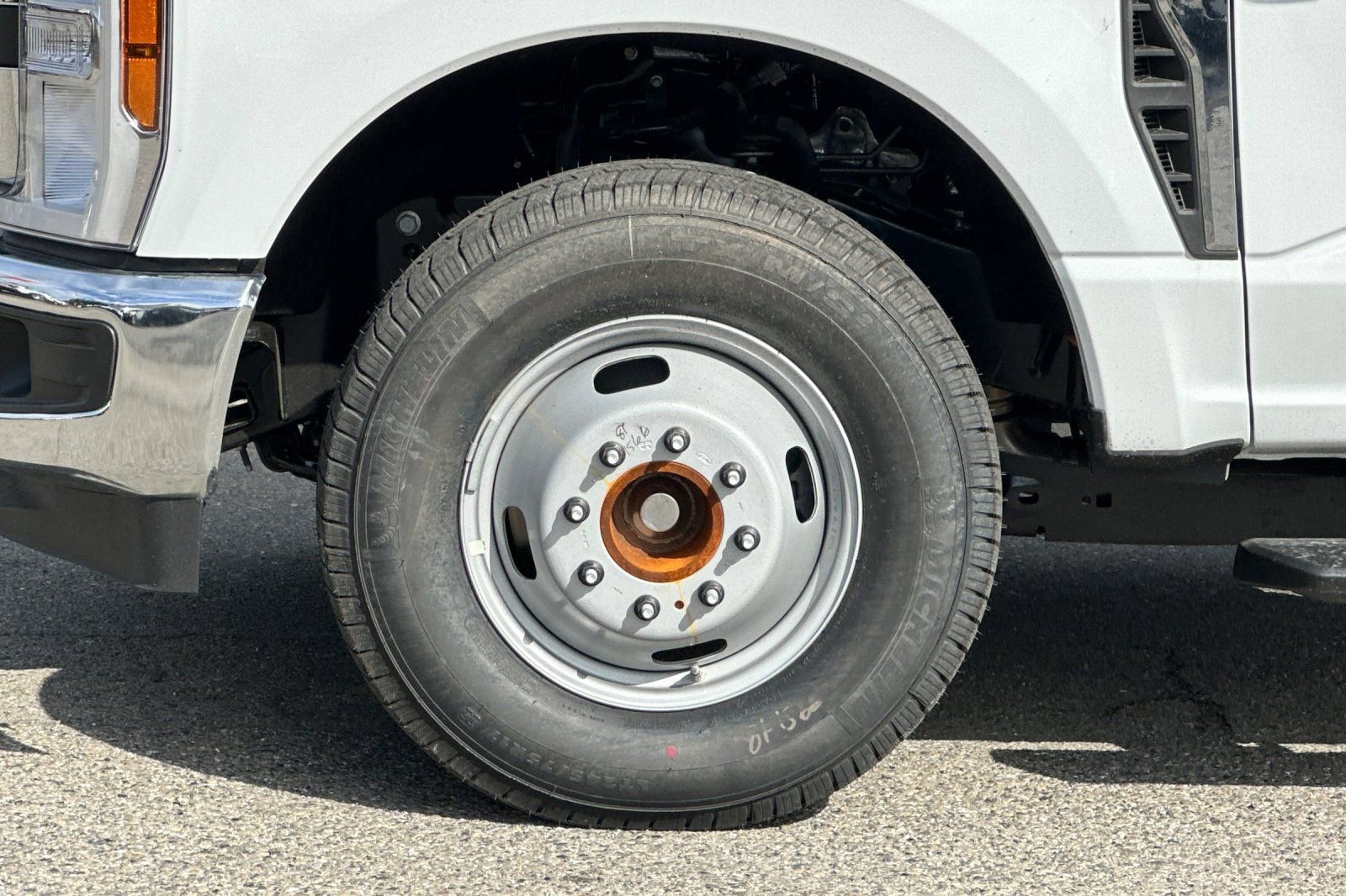 New 2026 Ford F350 XL w/ XL Chrome Package RWD image 22
