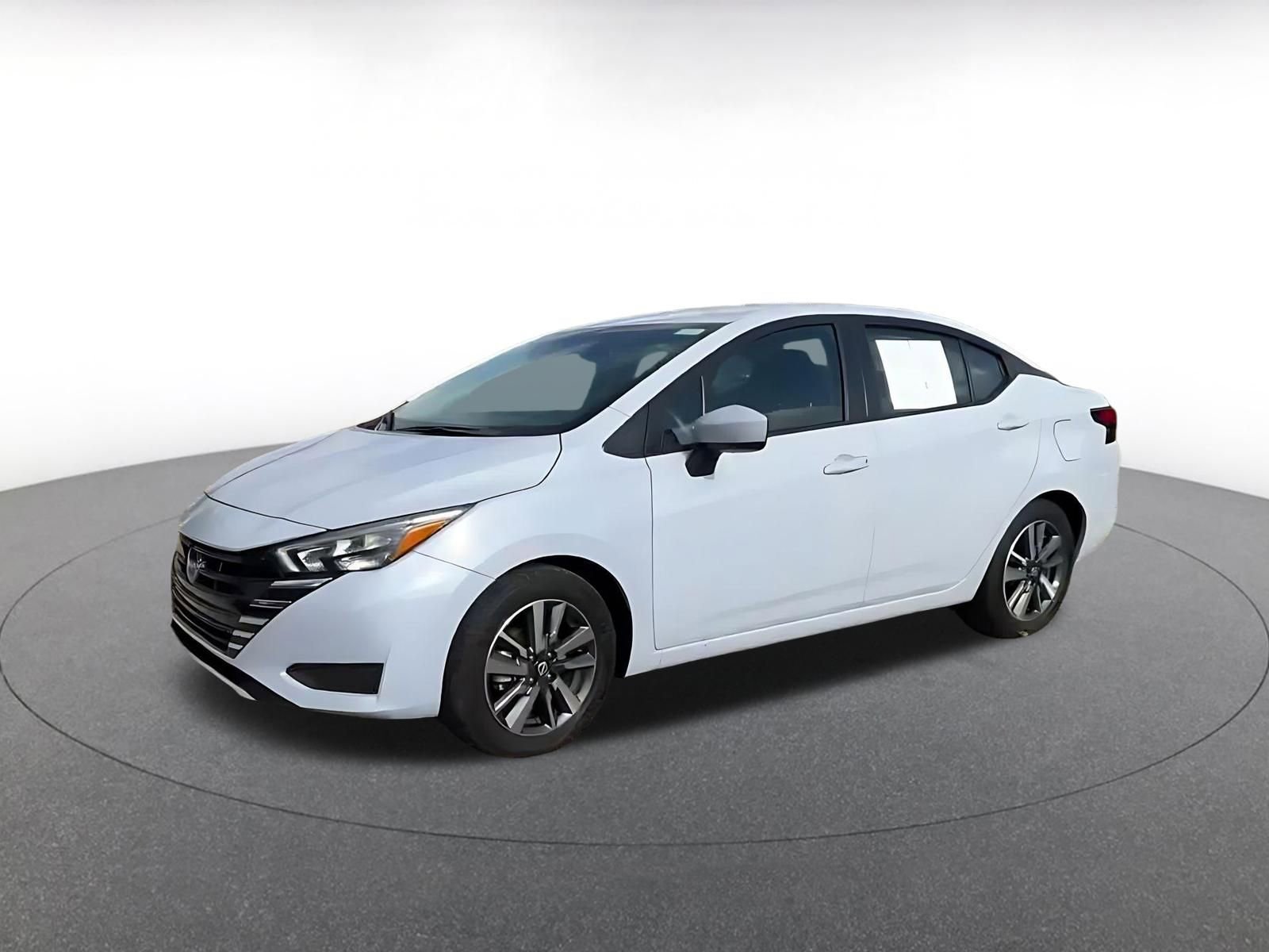 Used 2025 Nissan Versa SV FWD image 8
