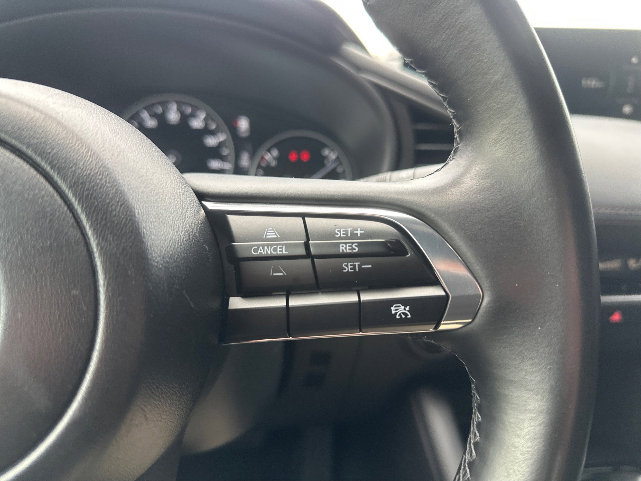 Used 2024 MAZDA MAZDA3 s FWD image 32